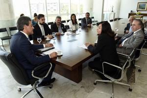 Reunião com o governador do Paraná encaminhou o assunto que evoluiu nas últimas semanas