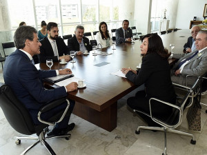 Reunião com o governador do Paraná encaminhou o assunto que evoluiu nas últimas semanas