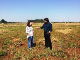 Prefeita Délia visita área onde será implantado primeiro loteamento urbanizado de Dourados