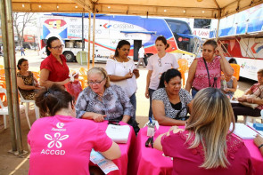 Ônibus do Projeto de Prevenção ao  Câncer atende até sexta-feira na Praça