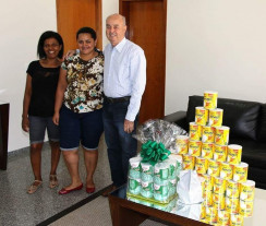 Prefeito é ovacionado nas redes sociais depois de atitude beneficente