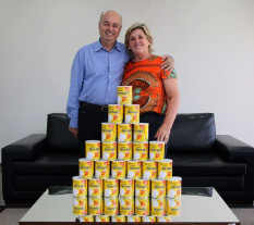 Prefeito é ovacionado nas redes sociais depois de atitude beneficente