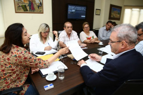 Délia recebe Geraldo Resende na prefeitura