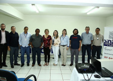 Reunião no auditório do Sindicom teve a participação de representantes da CDL, Aced, Sindicom e Prefeitura de Dourados