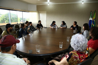 Prefeita Délia Razuk conversou abertamente com representantes da classe artística douradense​