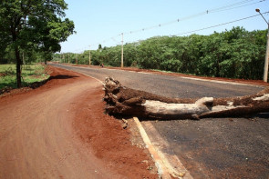 Iniciada há 70 dias, obra de asfalto  no Estrela Porã está na fase final