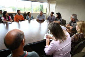 Délia recebe entidades conveniadas e garante manter parcerias
