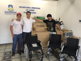 Secretaria de Saúde entrega 41 cadeiras de roda à população