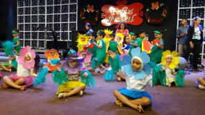 Centenas aplaudem encerramento do 2º Festeid