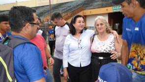 Délia visita e parabeniza atletas que disputaram Paralimpíadas