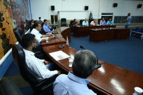 Audiência debate investimentos na iluminação pública em Dourados