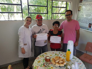 Terapia em grupo, na unidade básica de Saúde de Vila Vargas, ajuda as pessoas a abandonarem o hábito de fumar