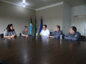 Délia recebe superintendente da  Caixa e conversa sobre projetos