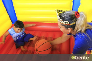 Ação voluntária realiza festinha de aniversário ao pequeno guerreiro Lelê