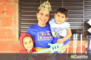 Ação voluntária realiza festinha de aniversário ao pequeno guerreiro Lelê