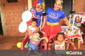 Ação voluntária realiza festinha de aniversário ao pequeno guerreiro Lelê