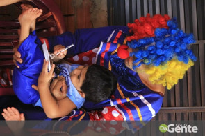 Ação voluntária realiza festinha de aniversário ao pequeno guerreiro Lelê