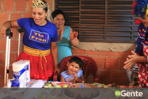 Ação voluntária realiza festinha de aniversário ao pequeno guerreiro Lelê