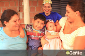 Ação voluntária realiza festinha de aniversário ao pequeno guerreiro Lelê