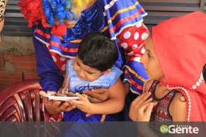 Ação voluntária realiza festinha de aniversário ao pequeno guerreiro Lelê
