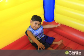 Ação voluntária realiza festinha de aniversário ao pequeno guerreiro Lelê