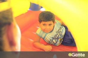 Ação voluntária realiza festinha de aniversário ao pequeno guerreiro Lelê