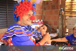 Ação voluntária realiza festinha de aniversário ao pequeno guerreiro Lelê