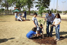 No Dia da Árvore, ano passado, Imam desenvolveu ação educativa com alunos e mudas foram plantadas no Parque Rego D'Água