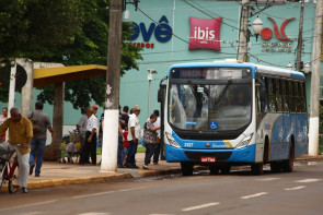 Tarifa de ônibus terá reajuste bem  menor que o proposto pela empresa