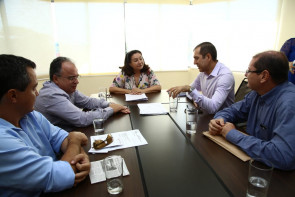 Prefeita assina convênio para  asfalto no Parque dos Jequitibás