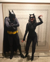 Fátima Bernardes e o namorado postam fotos usando fantasias