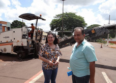 Prefeita vistoria obra executada pelo Estado em Dourados, que inicia com reparos nos trechos mais comprometidos para depois receber nova camada asfáltica