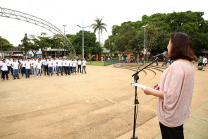 Délia destaca "cidadania e compromisso" em cerimônia militar
