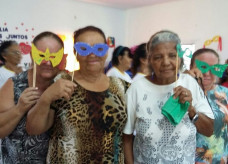 Todos os anos o Centro de Convivência do Idoso realiza baile vespertino de carnaval