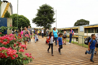 Rede municipal de ensino abriu o ano letivo nesta quinta-feira em Dourados