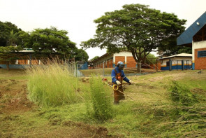 Semsur já retirou 80 toneladas  de lixo e entulho das escolas