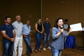 Délia buscará recursos para recuperar  toda a malha asfáltica de Dourados