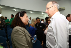 Em Ponta Porã Délia fala sobre porto  que será entregue hoje no Paraguai