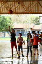 Jorjão oferece aulas para turmas  de futebol, basquete e violão