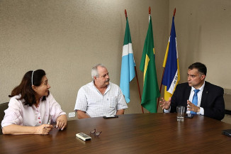 Prefeita Délia Razuk recebeu representantes do Banco do Brasil, na manhã desta quarta-feira, no Gabinete