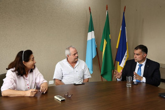 Prefeita Délia Razuk recebeu representantes do Banco do Brasil, na manhã desta quarta-feira, no Gabinete