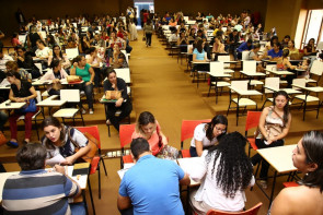 Convocados do concurso apresentam documentação no CAM