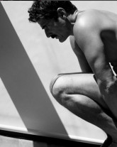 Reynaldo Gianecchini surpreende com fotos sensuais