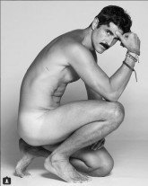 Reynaldo Gianecchini surpreende com fotos sensuais