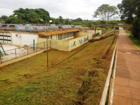 Prefeitura faz limpeza, tapa-buracos e  manutenção da iluminação em vários pontos