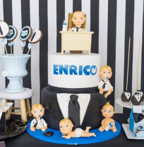 Karina Bacchi faz festa com o tema de "O Poderoso Chefinho"