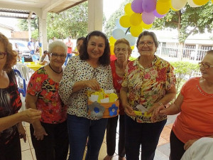 Prefeita Délia Razuk participou de homenagens às mulheres no Centro Dorcelina Folador