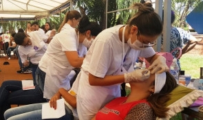 Centenas de mulheres participam de  ação da prefeitura na Praça Antônio João