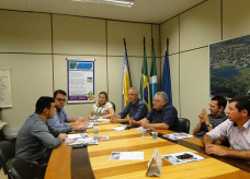 Reunião entre vereadores e representante da Sociedade Bíblica do Brasil, Carlos Fabiano Cohene