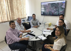 Coleta seletiva do lixo será ampliada em 100% em Dourados; reunião entre Imam e Semsur debateu o assunto